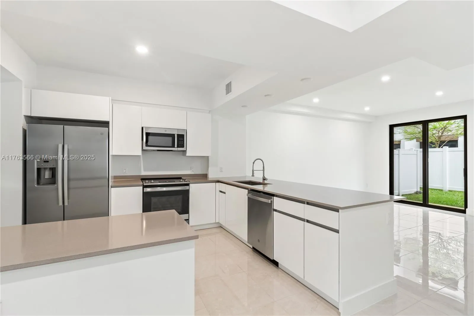 4130 N Oak Pl, #4130