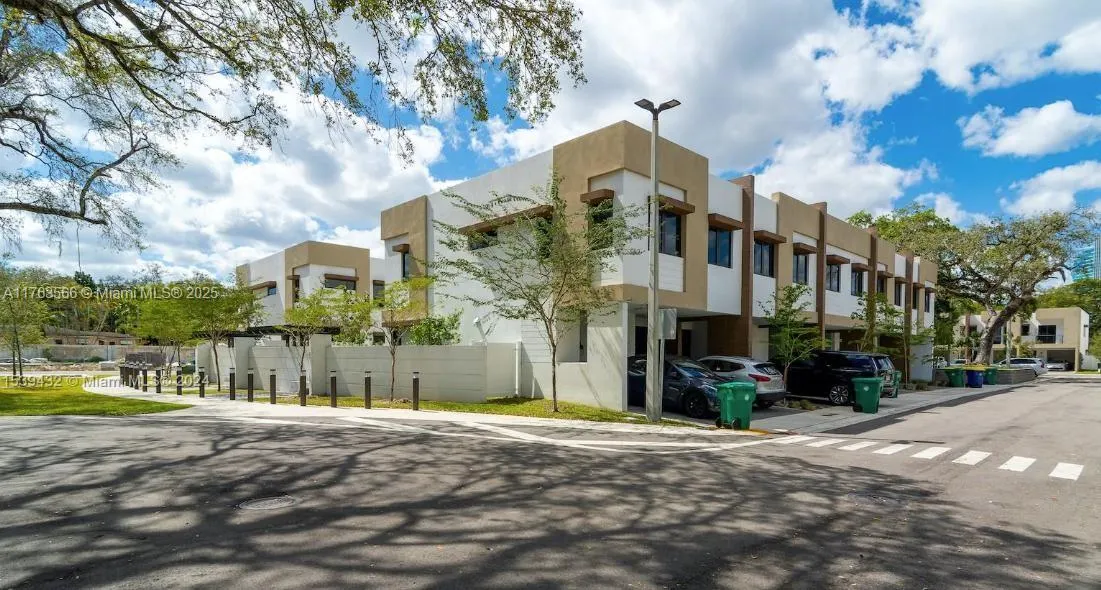 4130 N Oak Pl, #4130