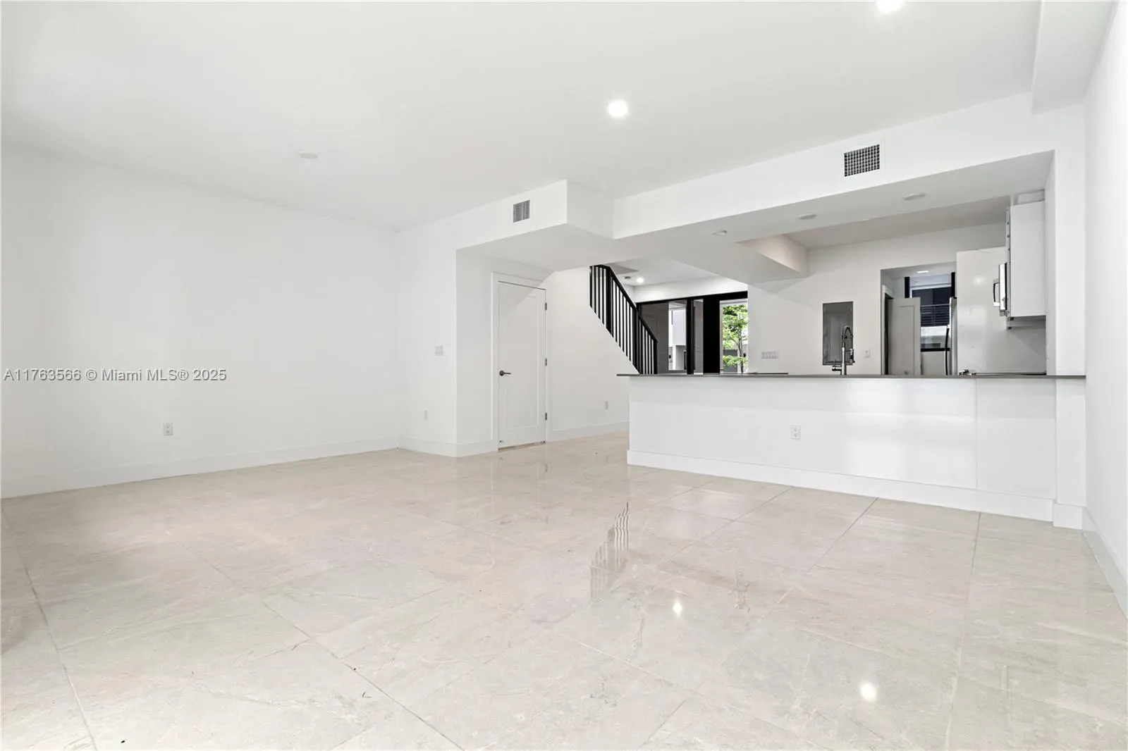 4130 N Oak Pl, #4130