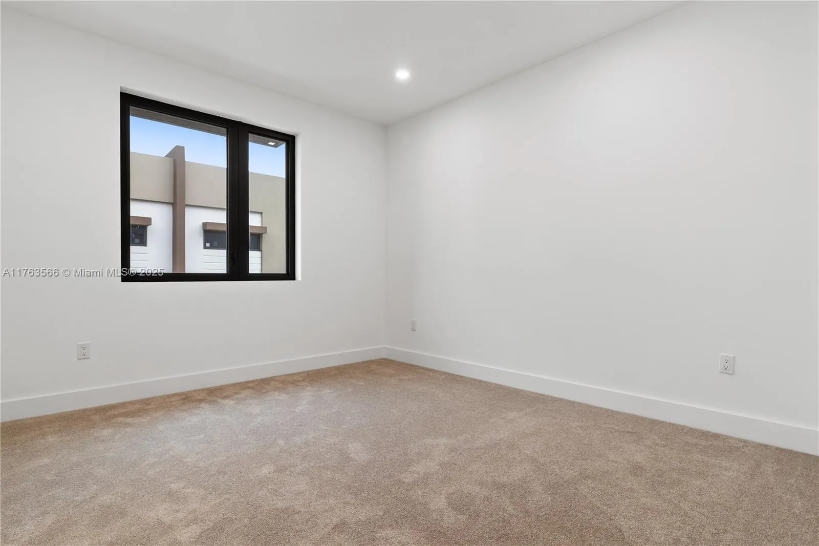 4130 N Oak Pl, #4130