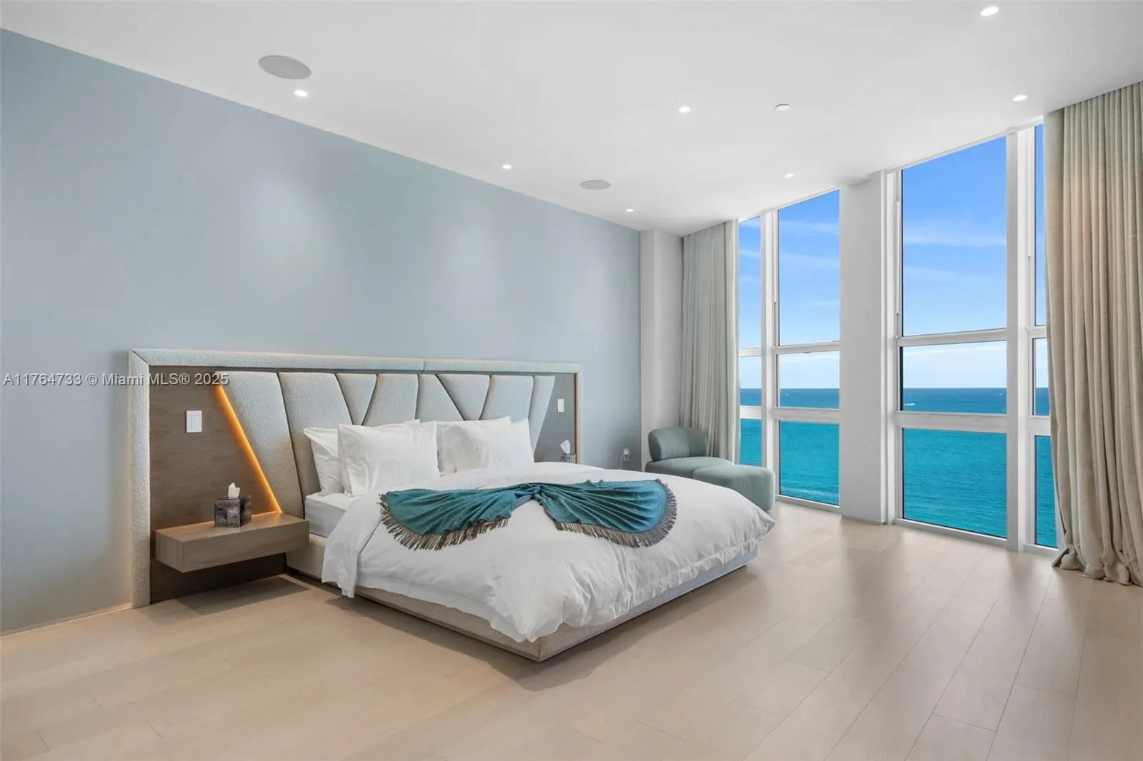10225 Collins Ave, #1402