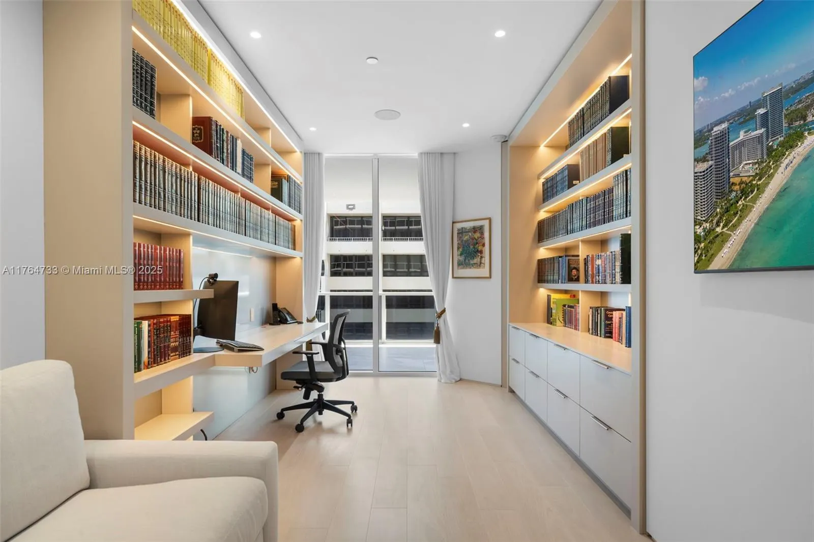 10225 Collins Ave, #1402
