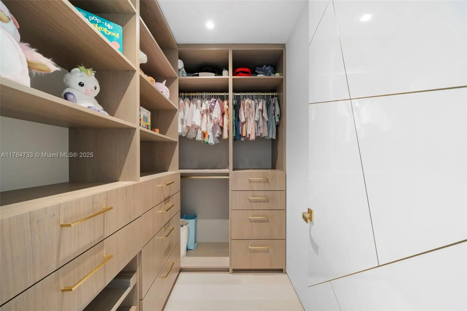 10225 Collins Ave, #1402