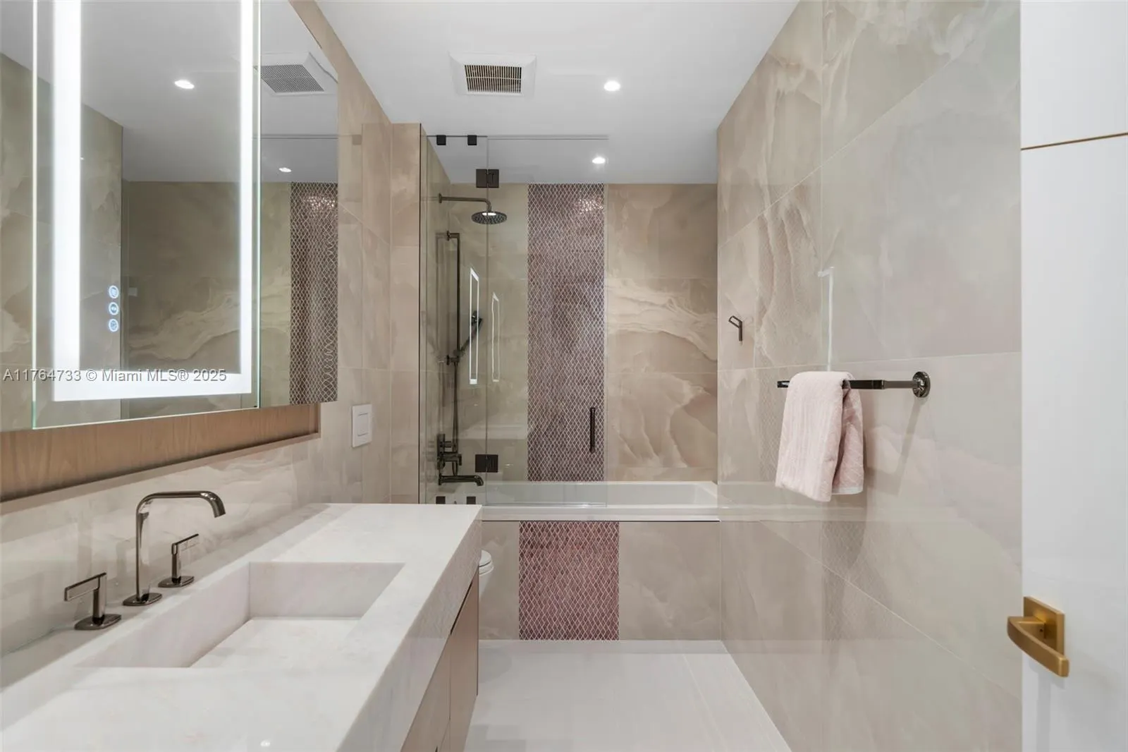 10225 Collins Ave, #1402