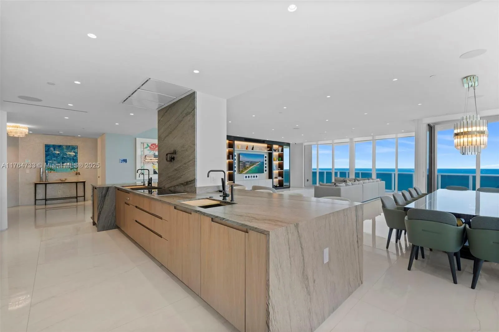 10225 Collins Ave, #1402