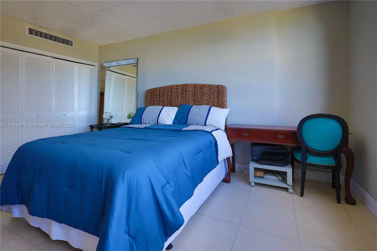 9225 Collins Ave, #503