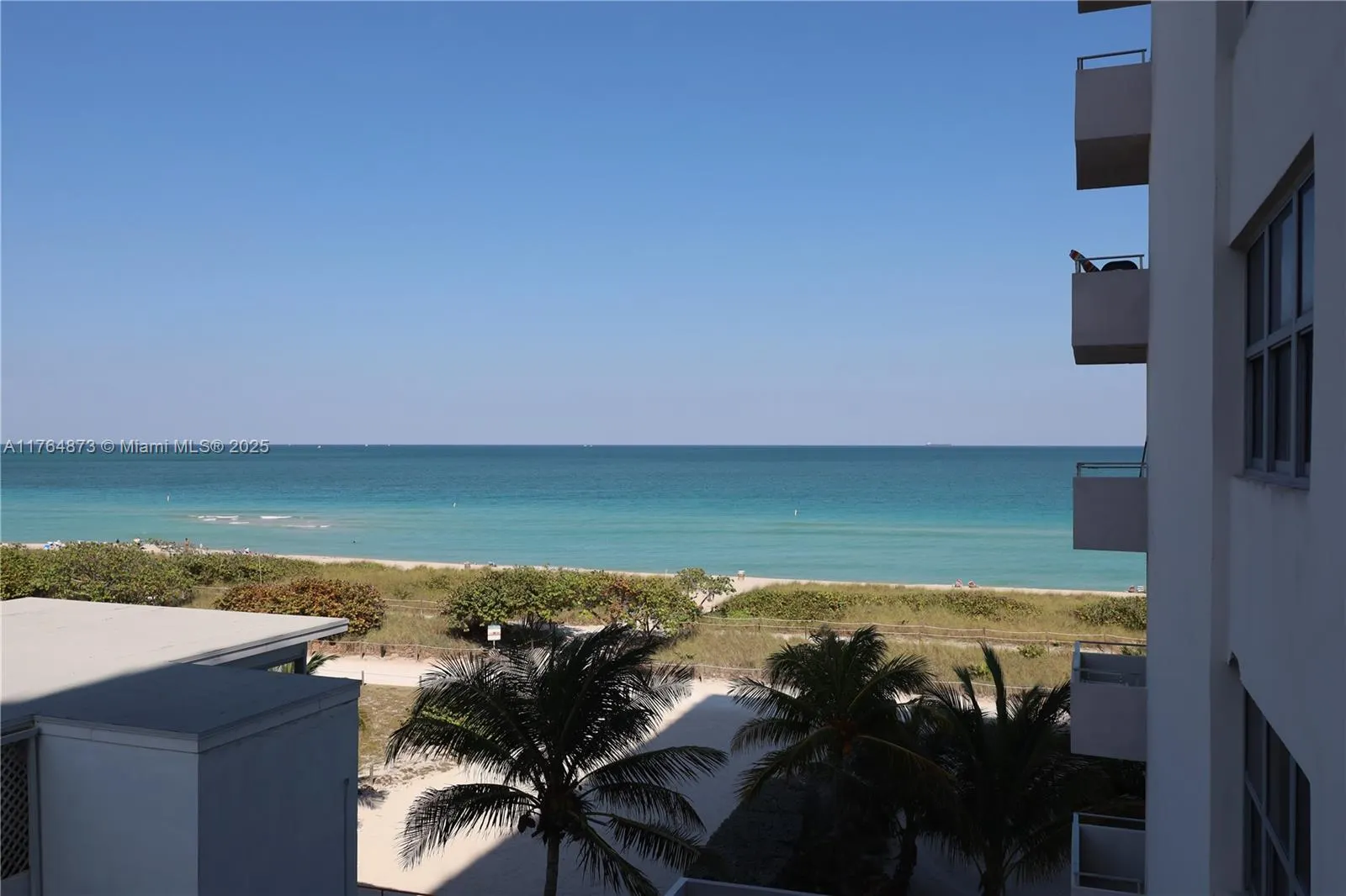 9225 Collins Ave, #503