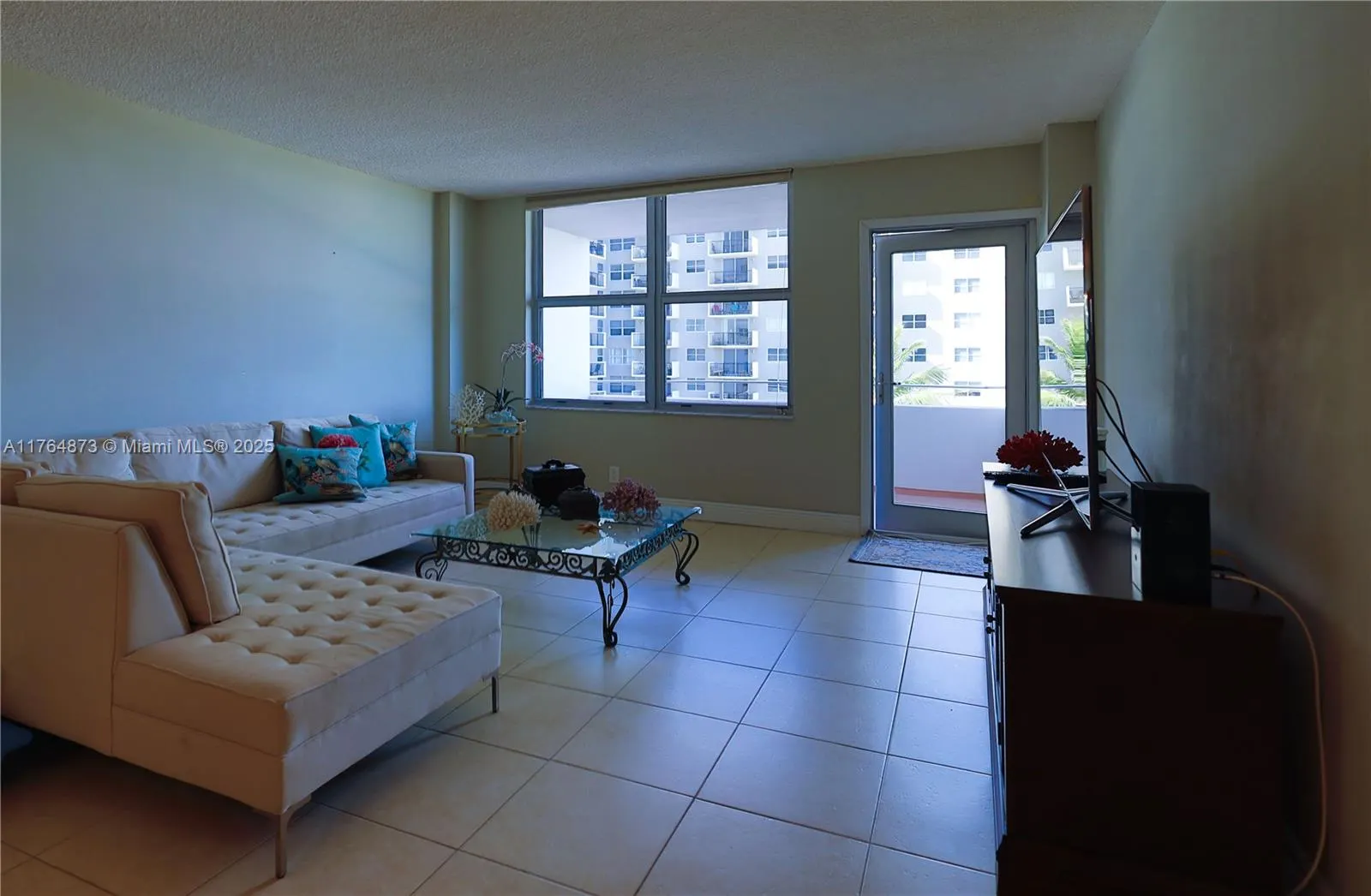 9225 Collins Ave, #503