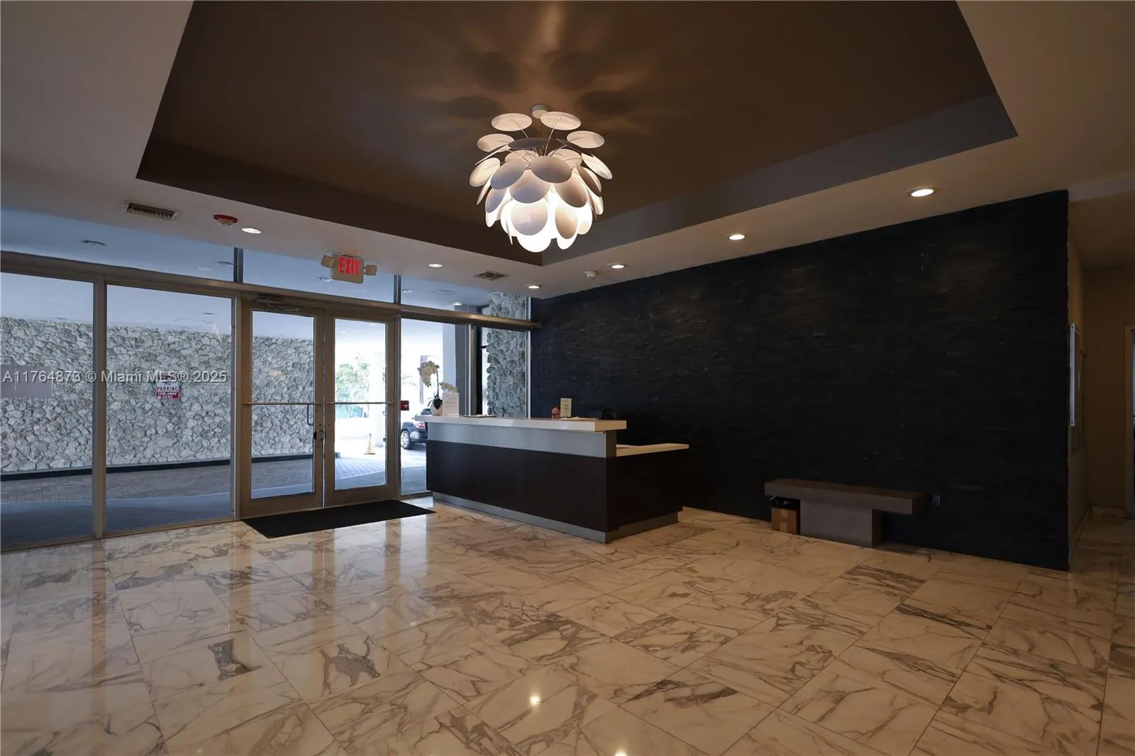 9225 Collins Ave, #503