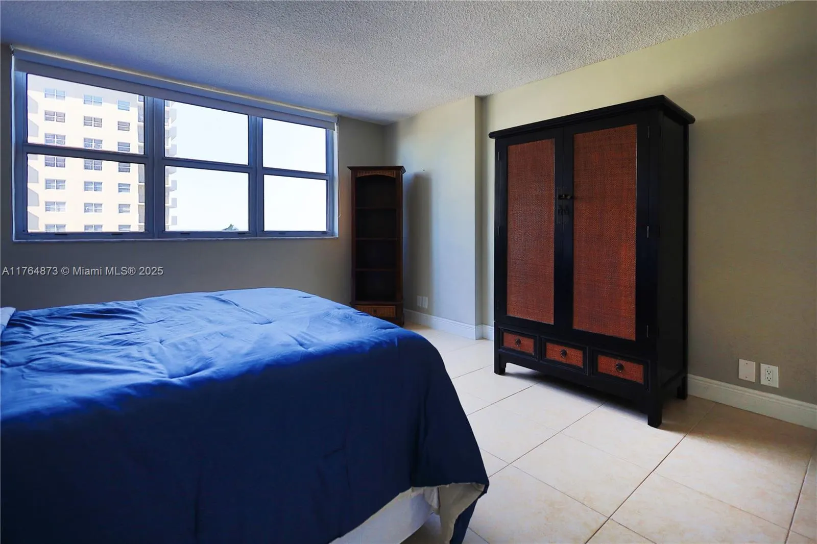 9225 Collins Ave, #503