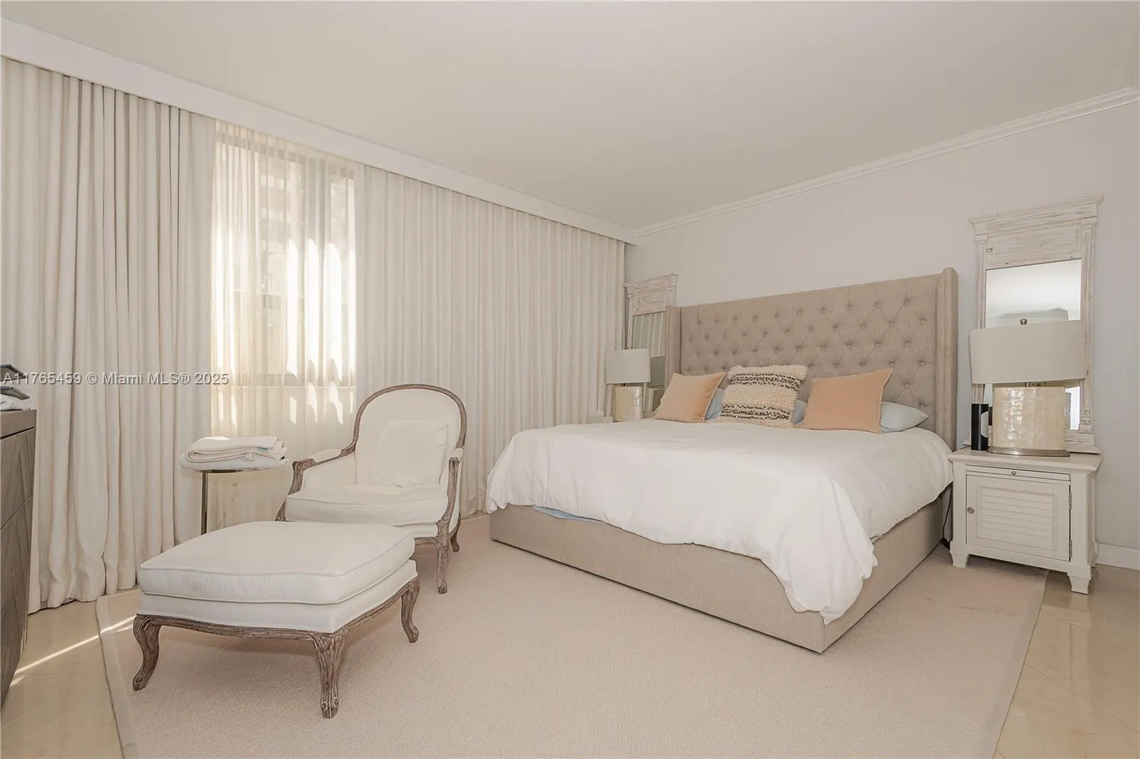 10185 Collins Ave, #212