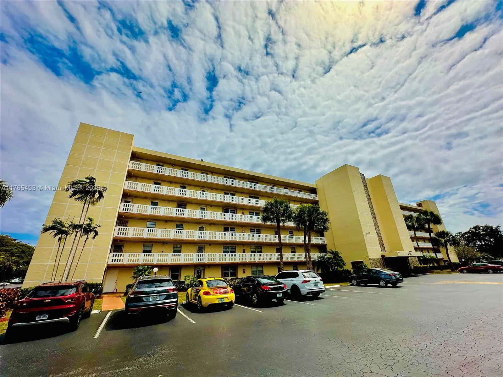 101 SE 3rd Ave, #404