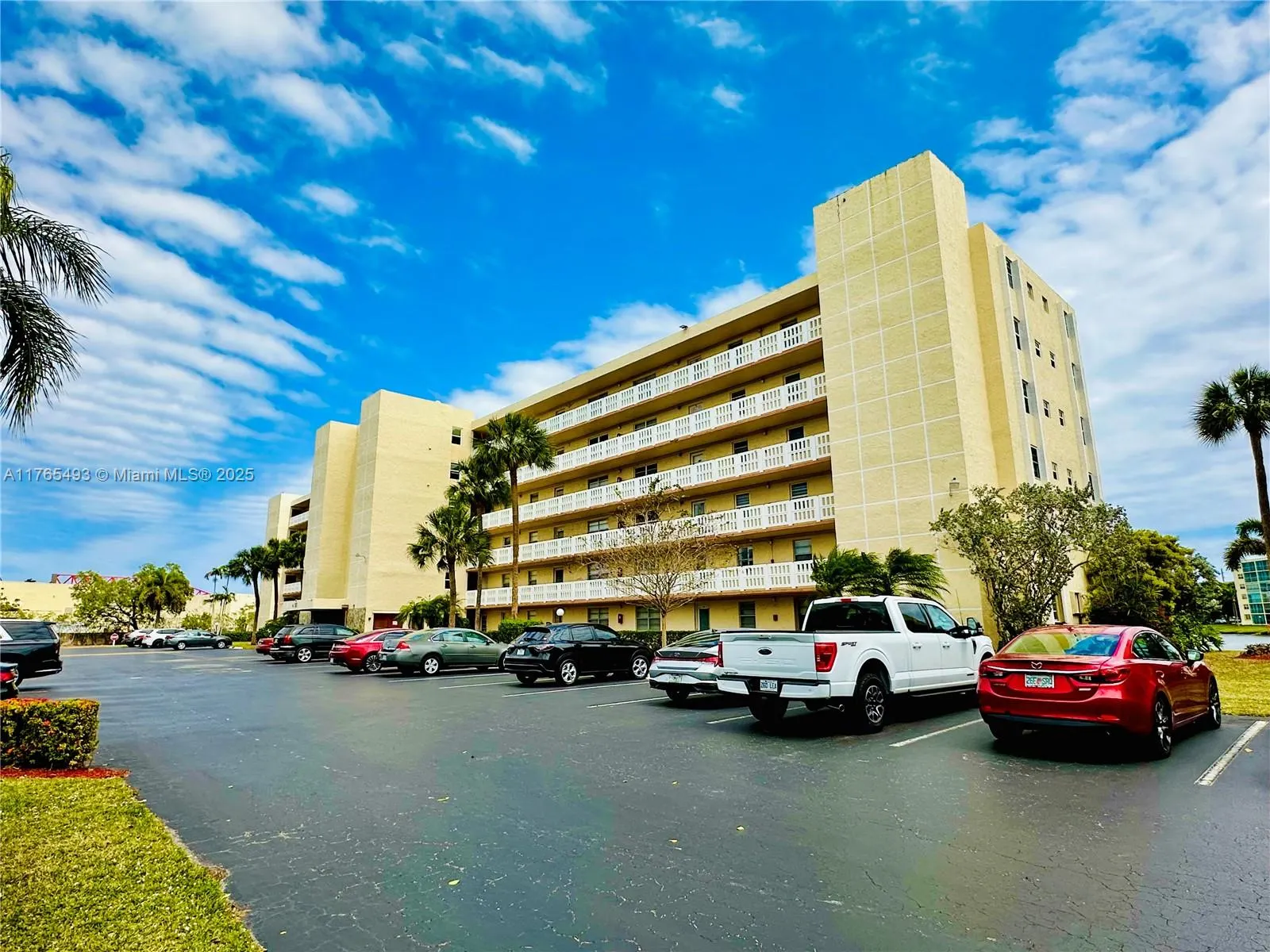 101 SE 3rd Ave, #404