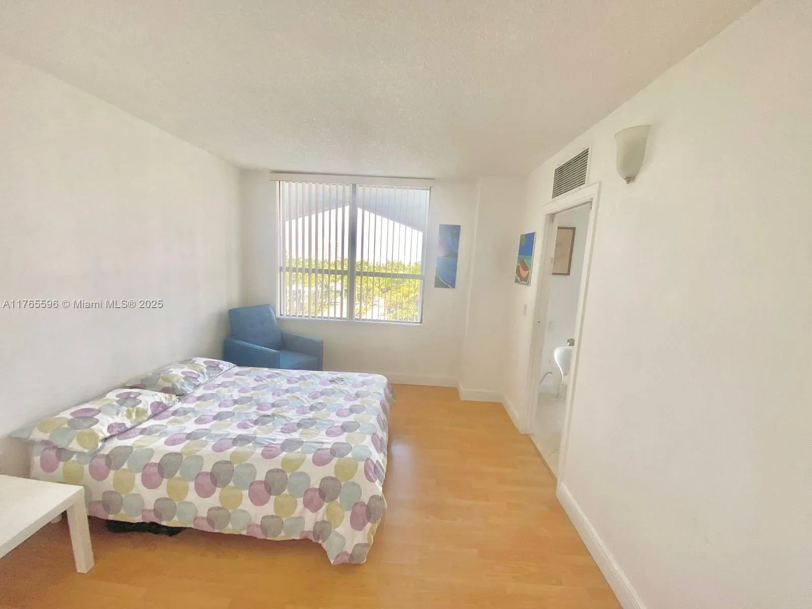 9801 Collins Ave, #8M