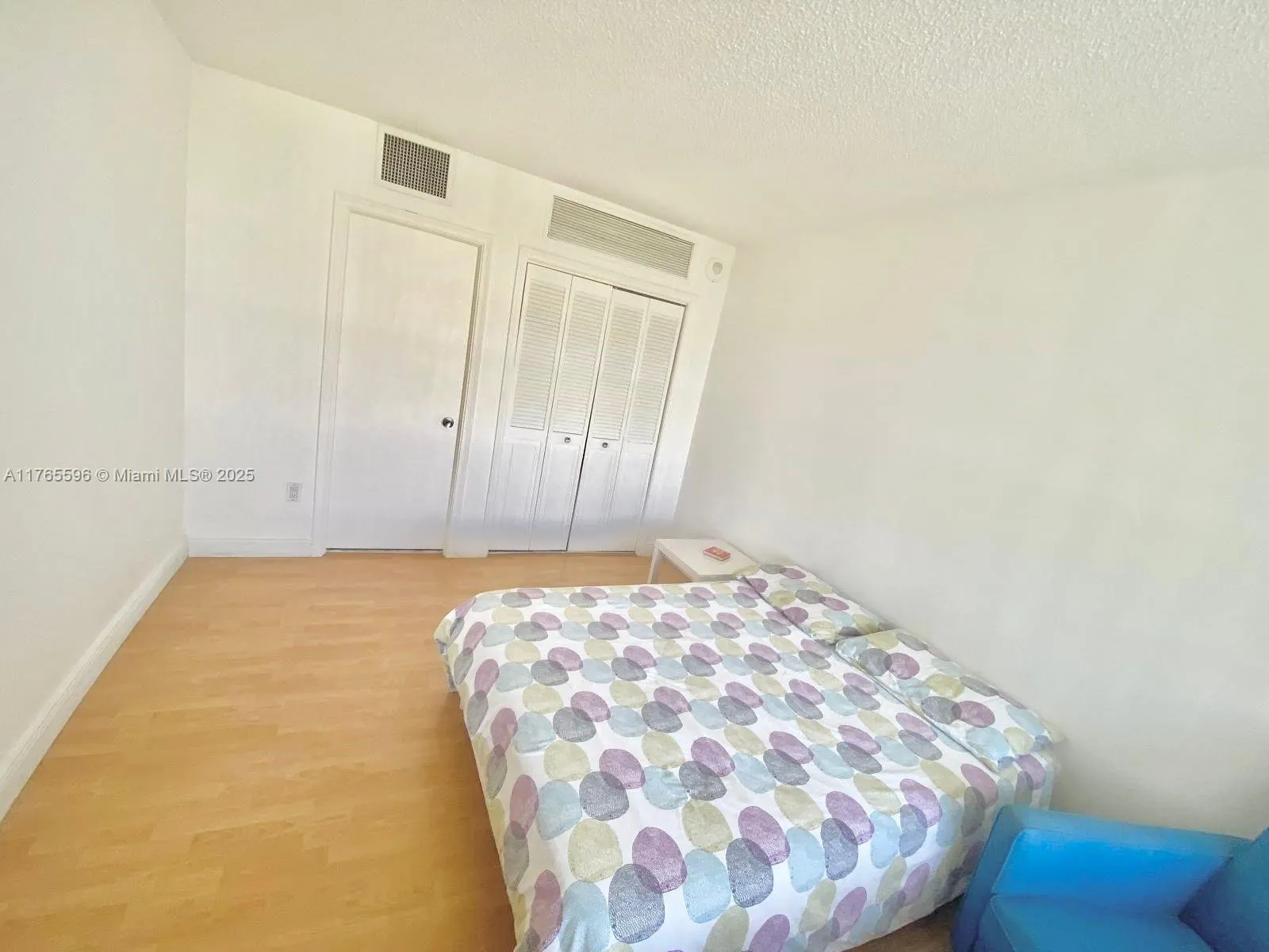 9801 Collins Ave, #8M