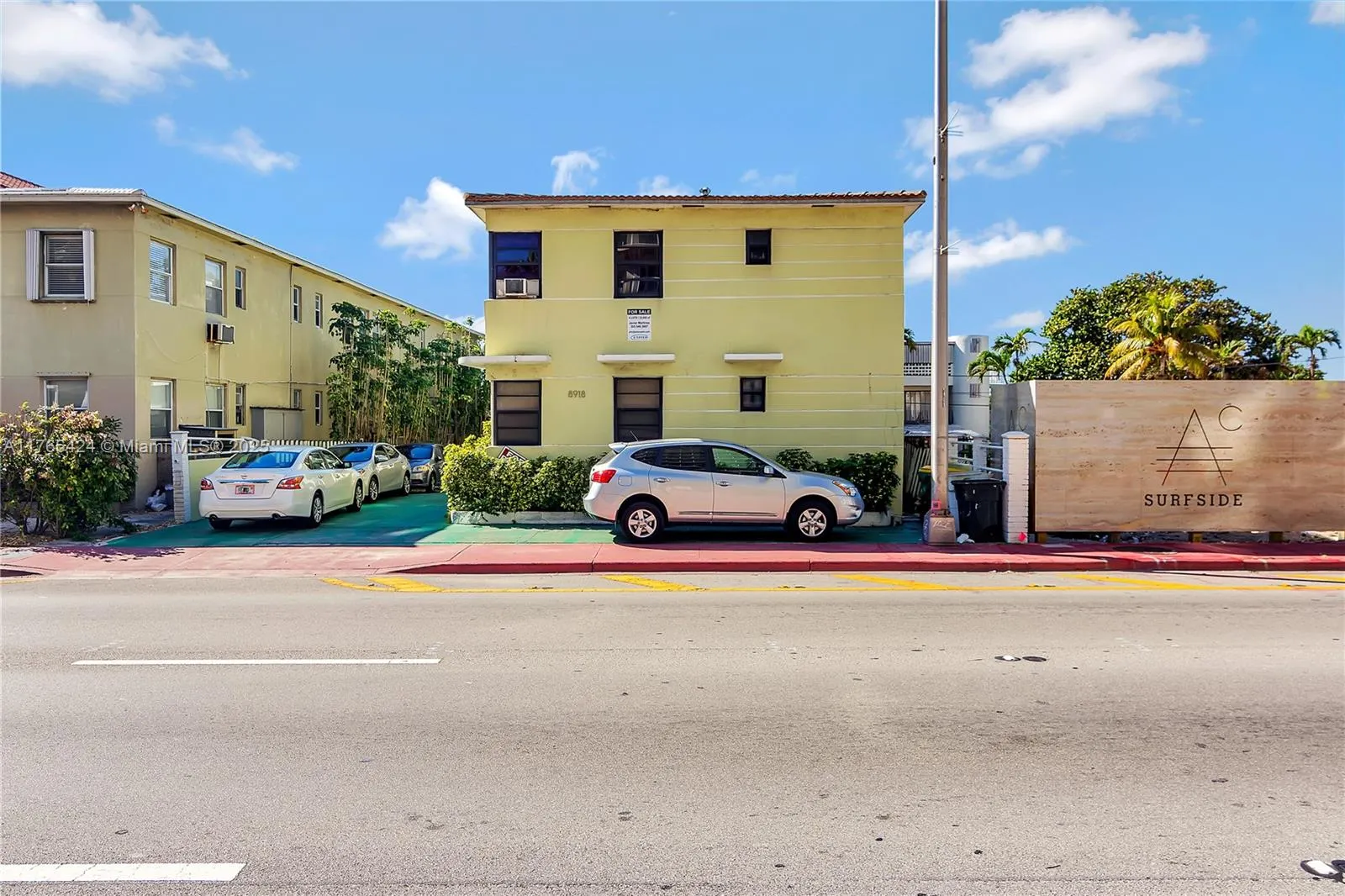 8918 Collins Ave