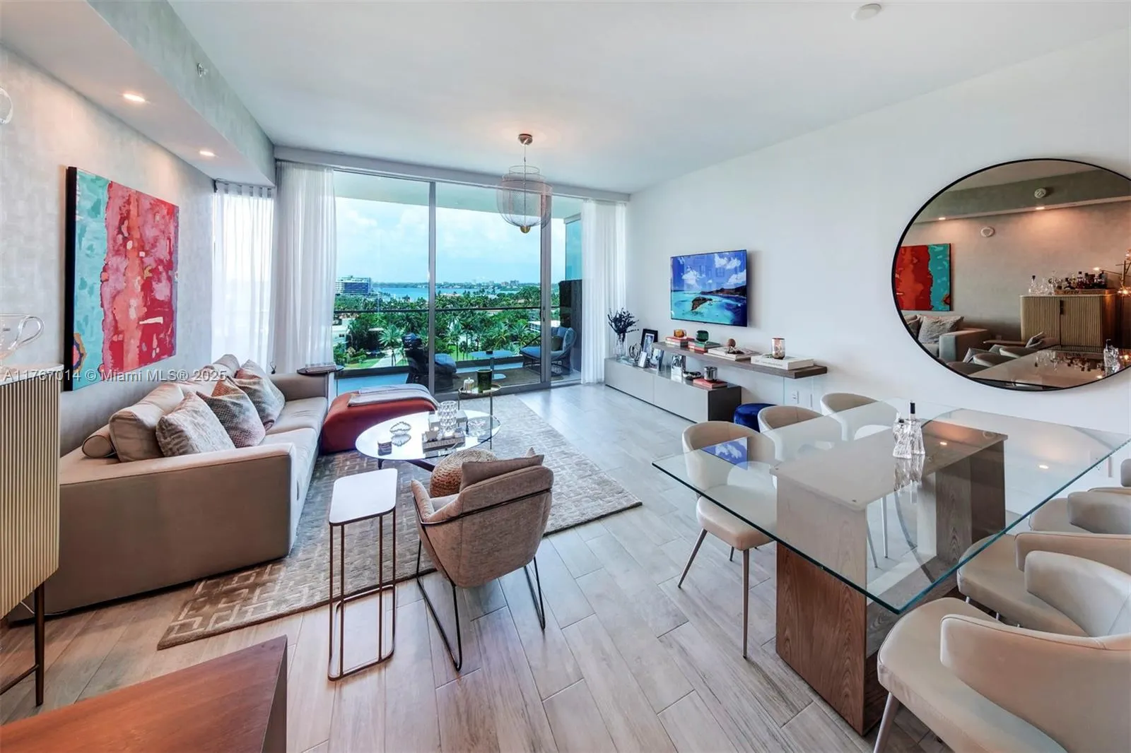 10201 Collins Ave, #804