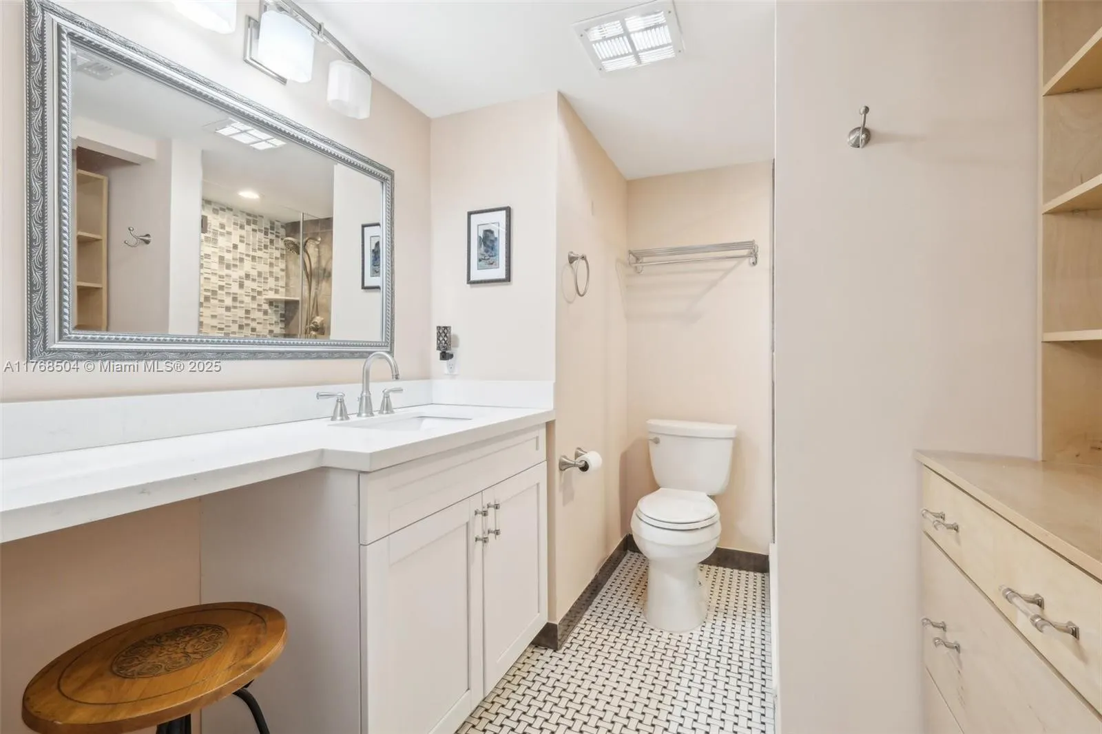 4054 Rexford C, #4054