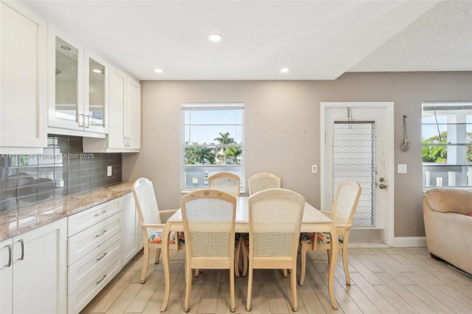 4054 Rexford C, #4054