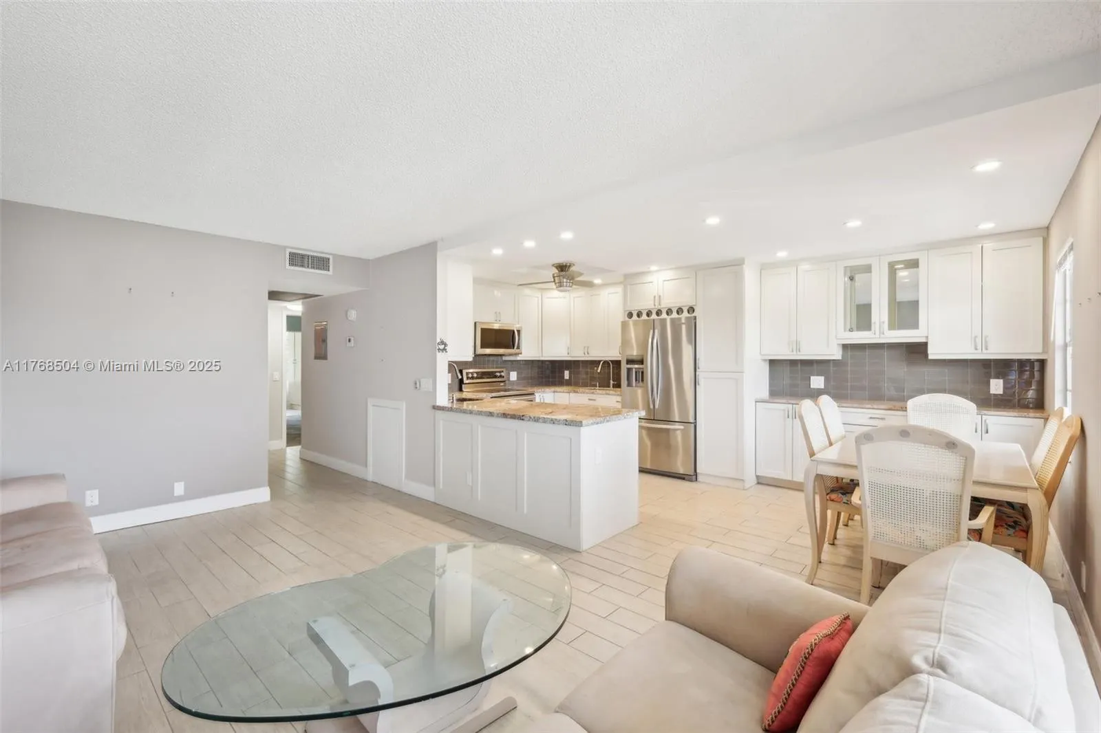 4054 Rexford C, #4054