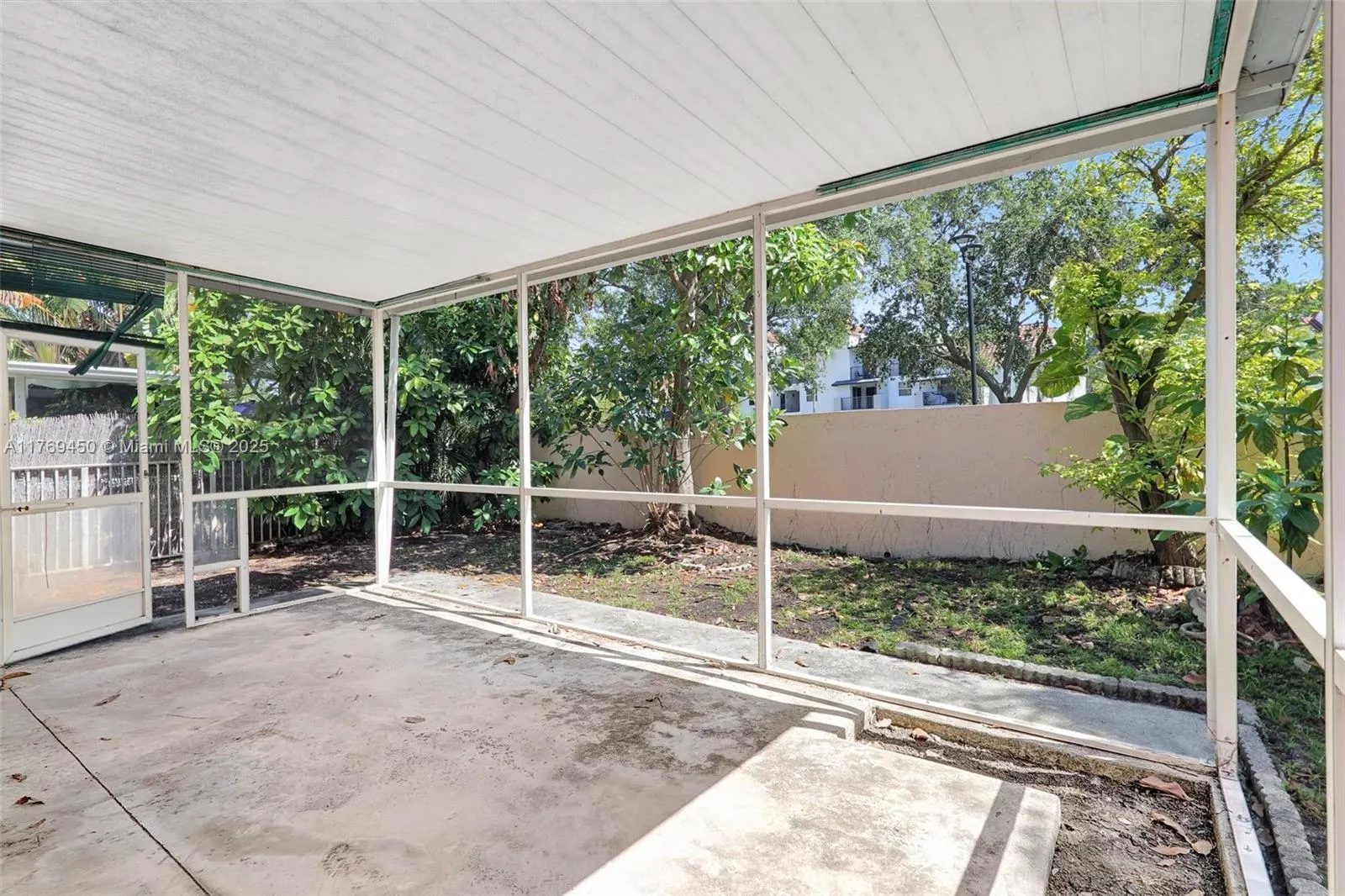 1163 SE 6th Ct