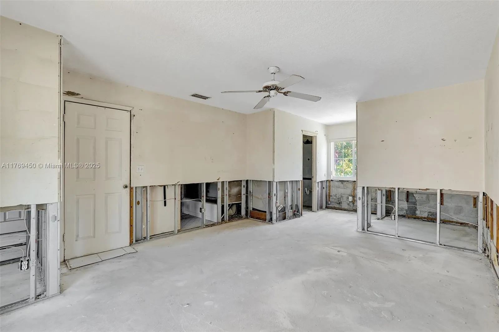 1163 SE 6th Ct