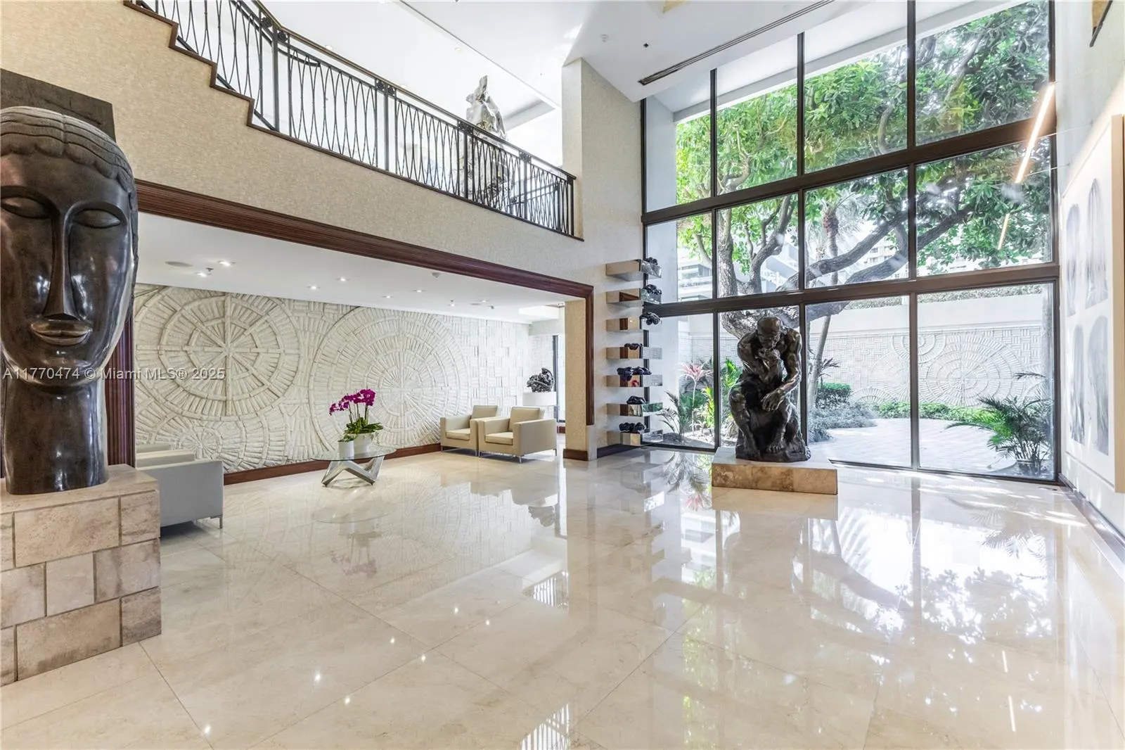 10205 Collins Ave, #906