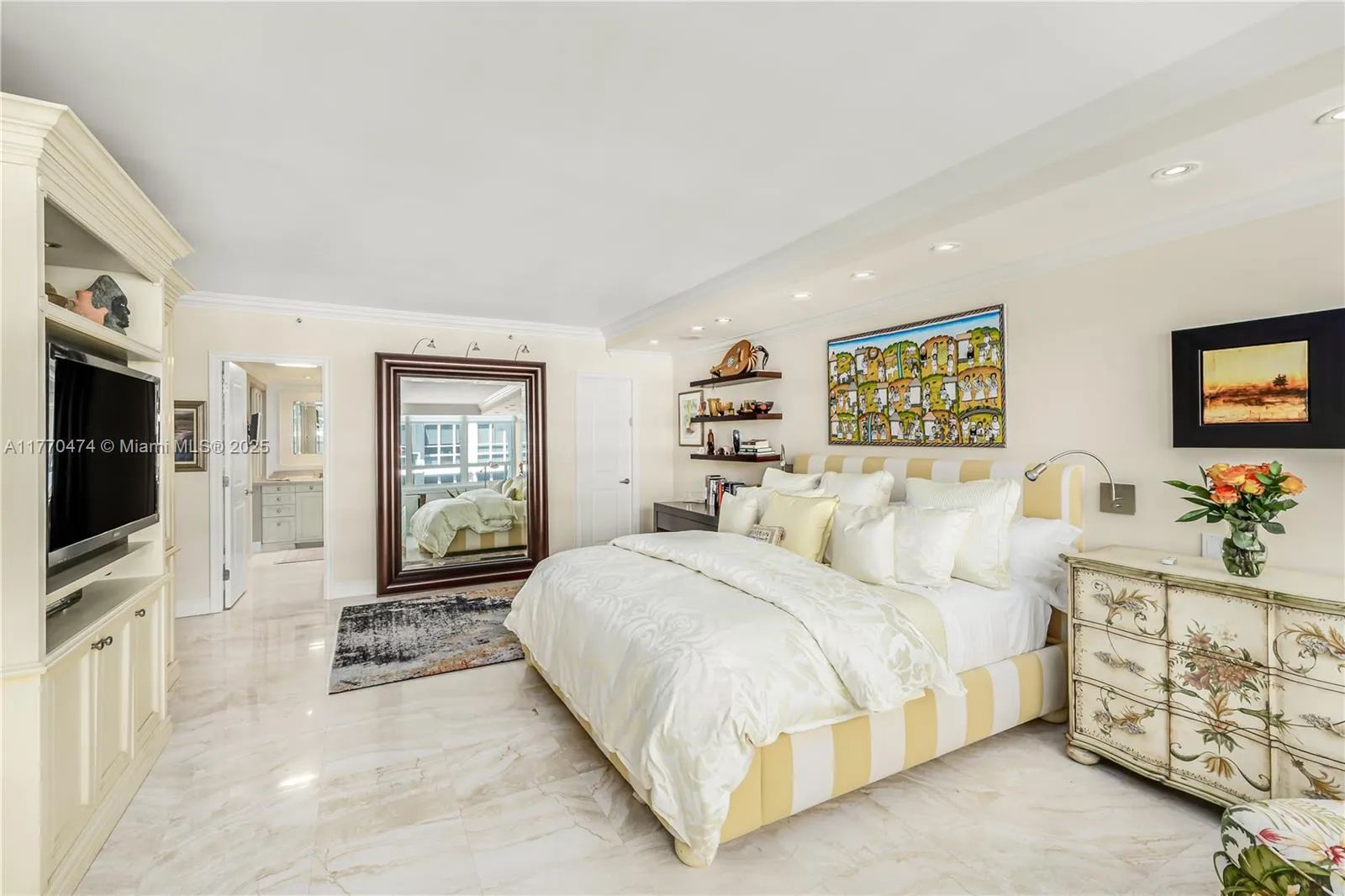10205 Collins Ave, #906