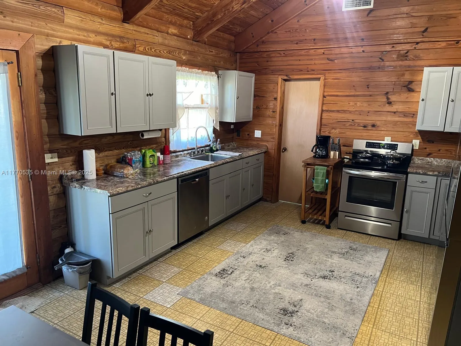 15581 E State Road 78