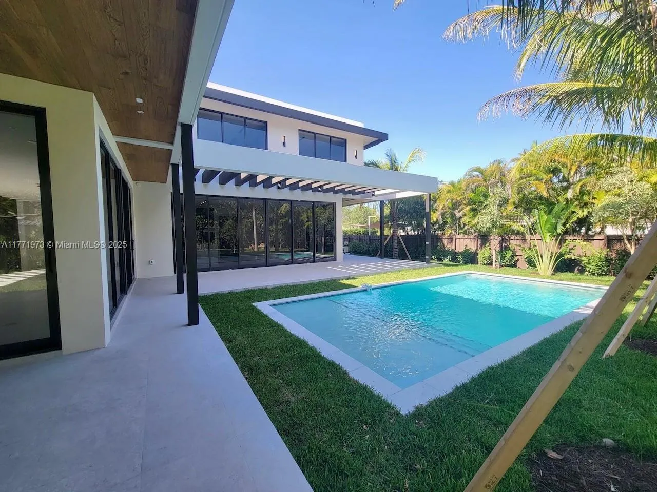 6250 SW 78th St