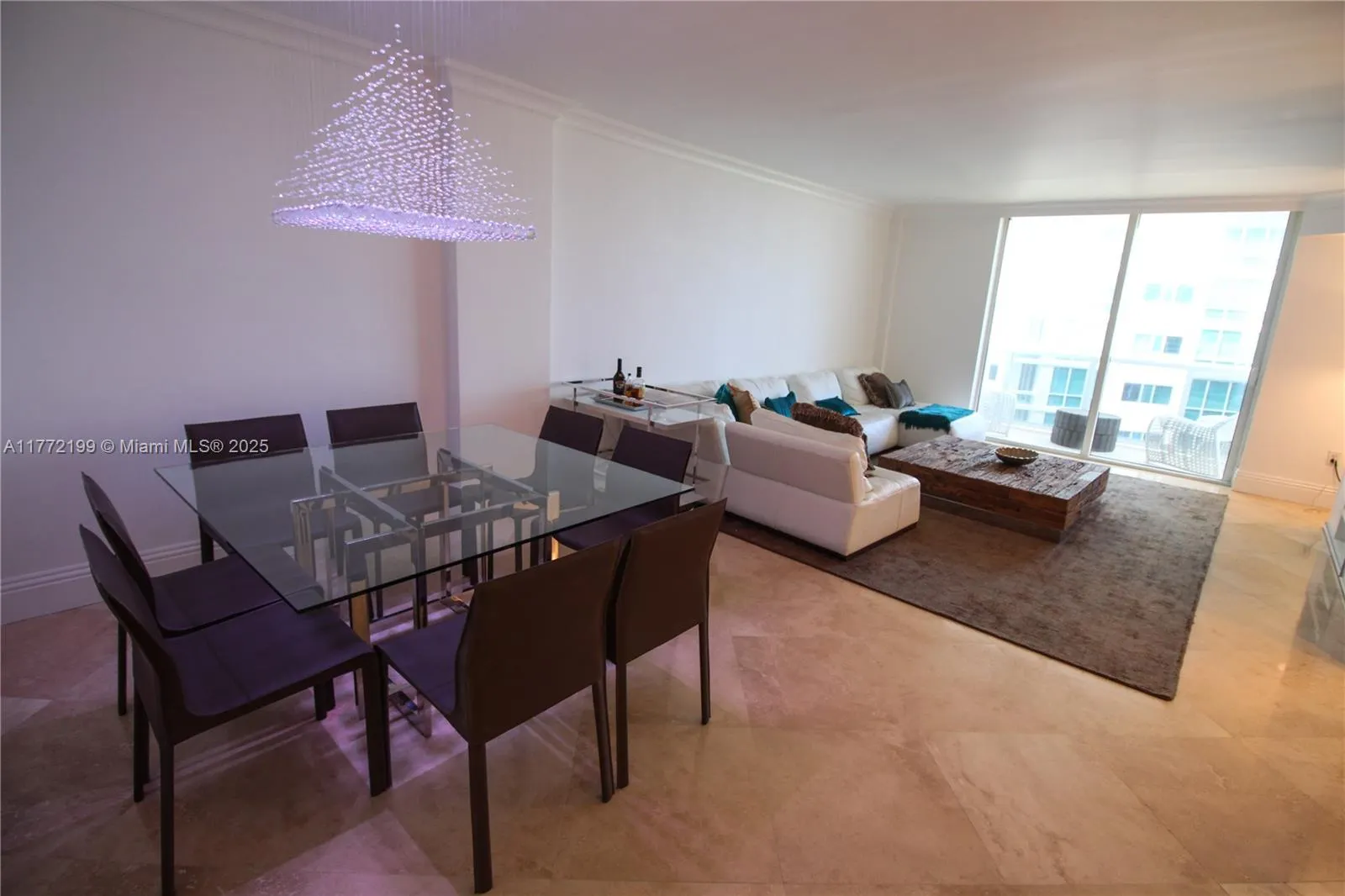 10275 Collins Ave, #833