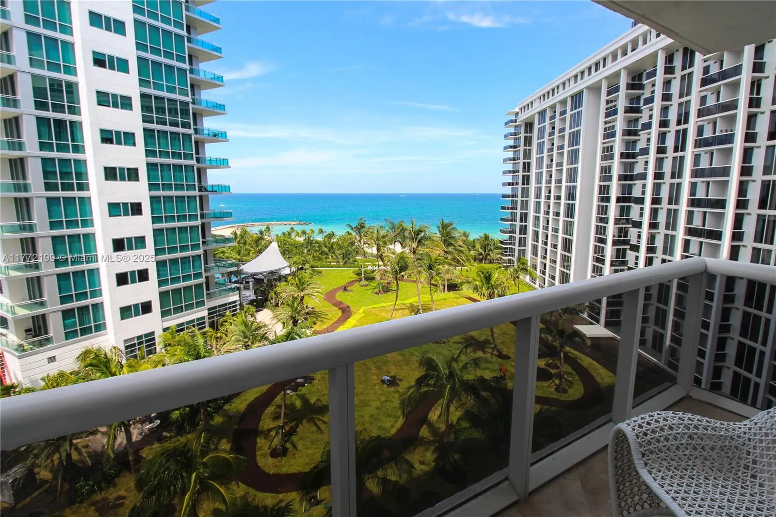 10275 Collins Ave, #833