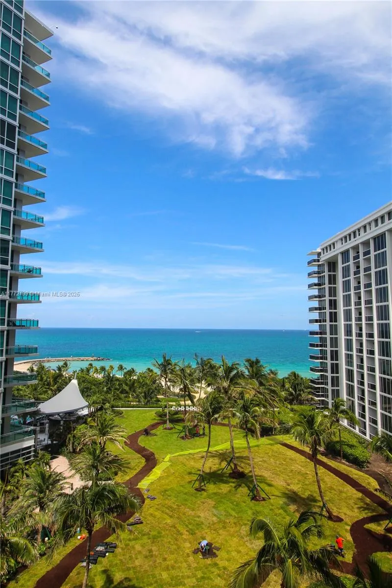 10275 Collins Ave, #833