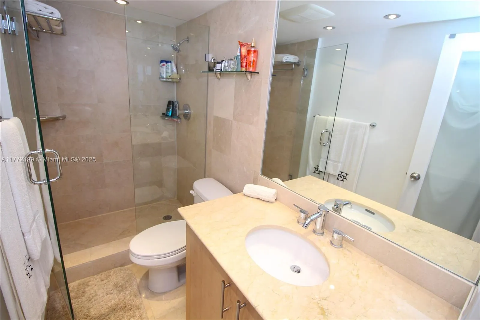 10275 Collins Ave, #833