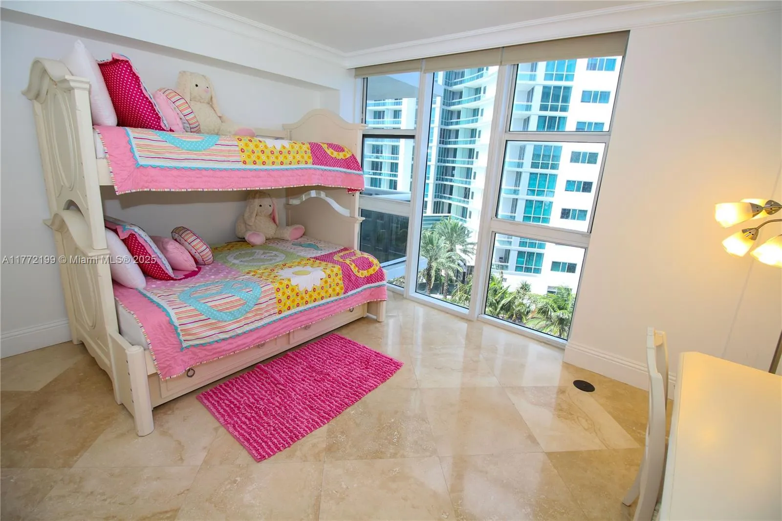 10275 Collins Ave, #833