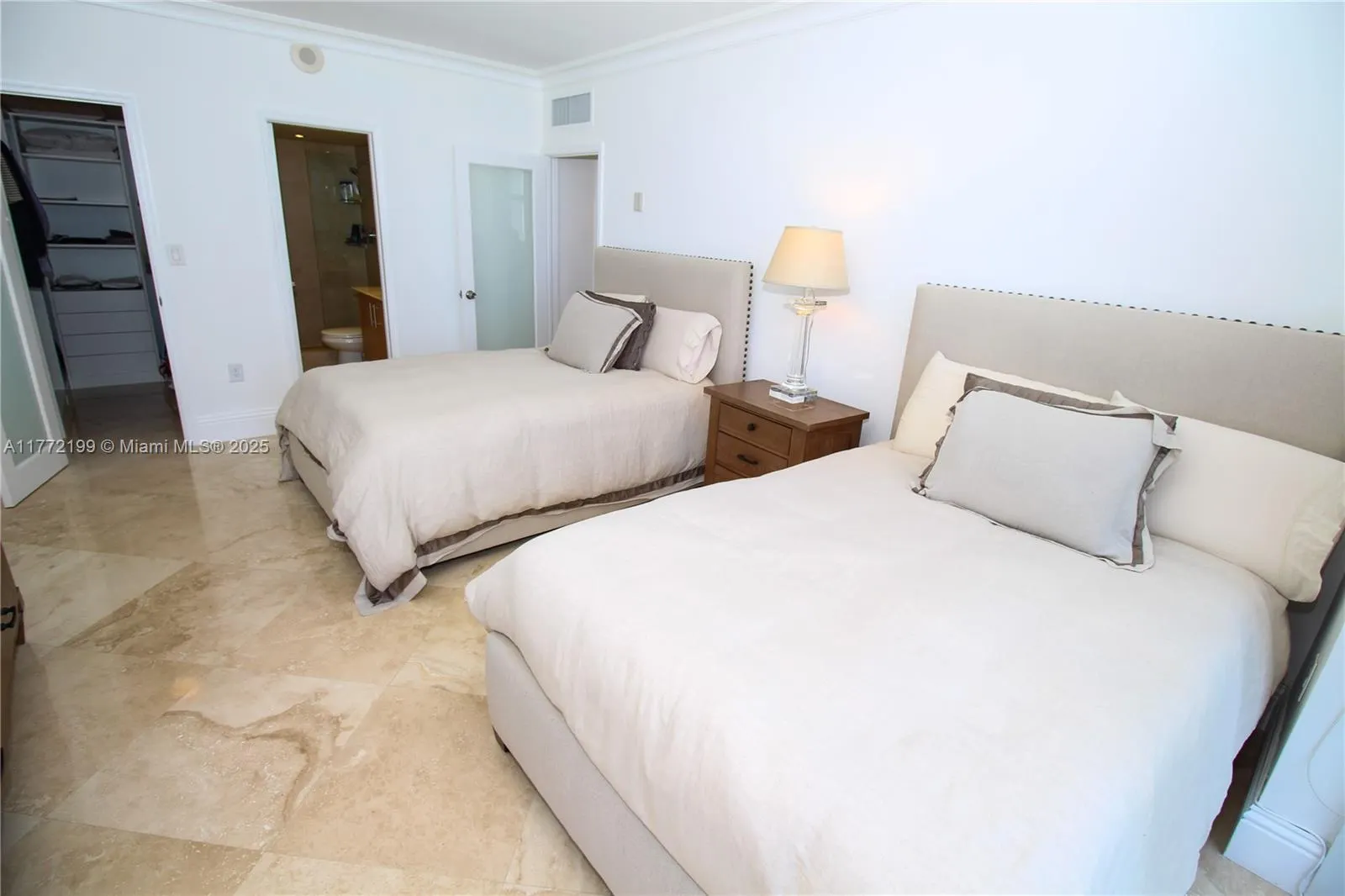 10275 Collins Ave, #833