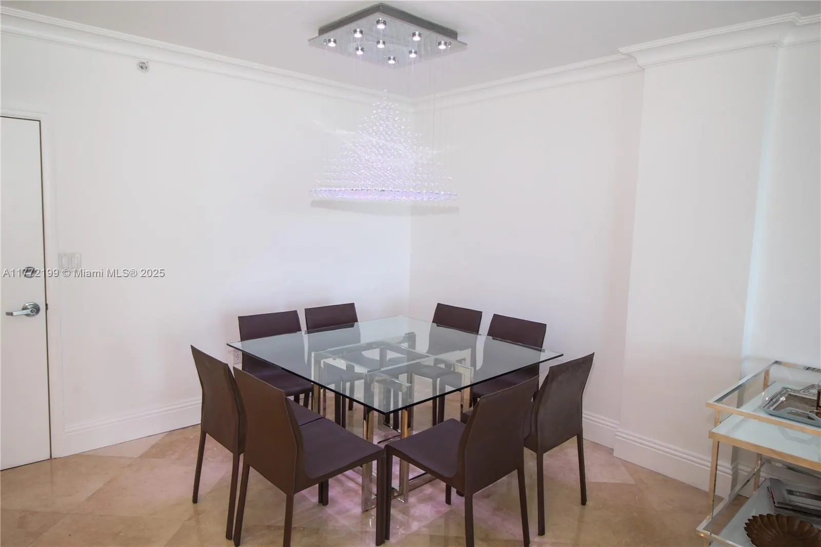 10275 Collins Ave, #833