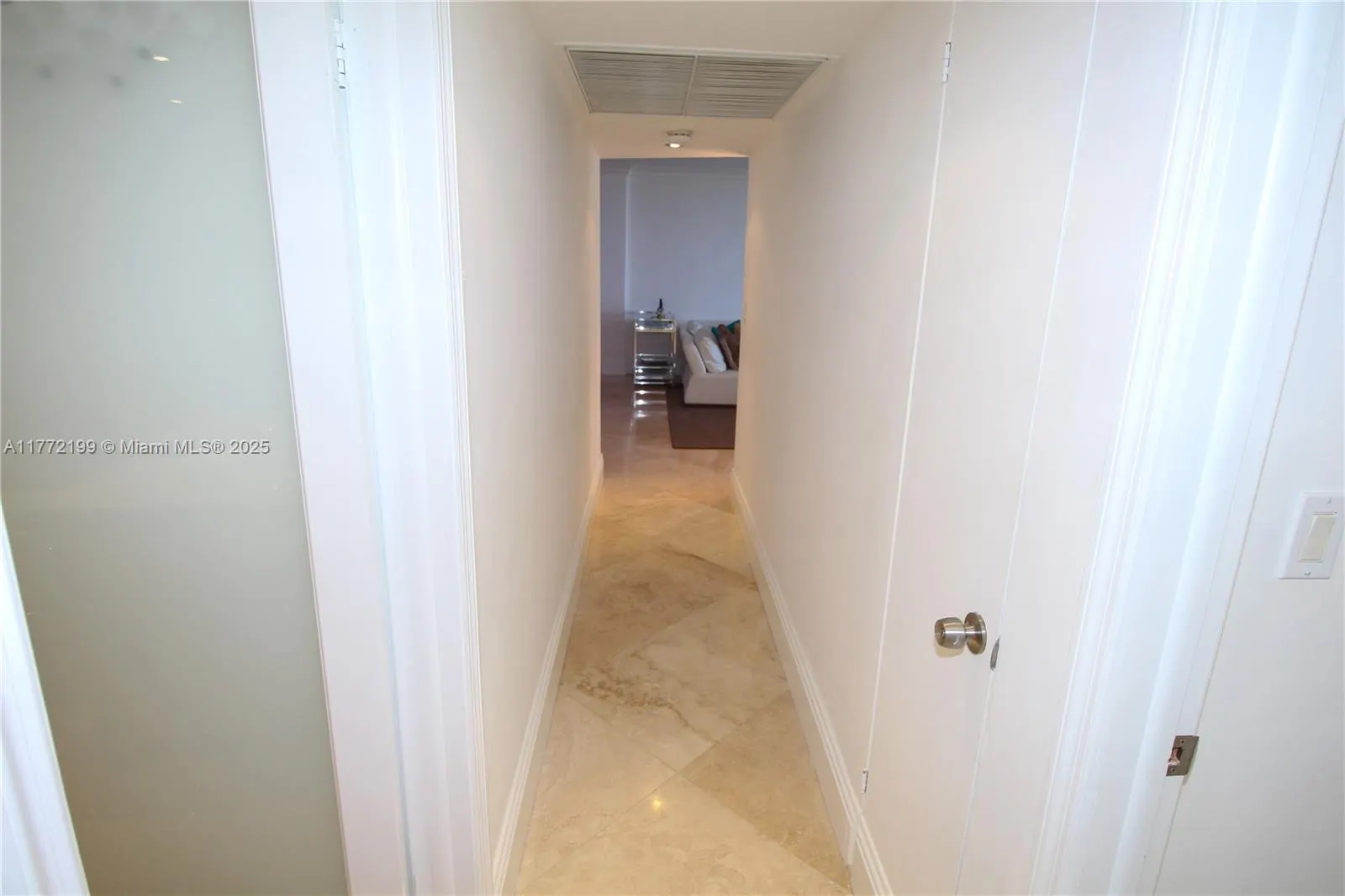 10275 Collins Ave, #833