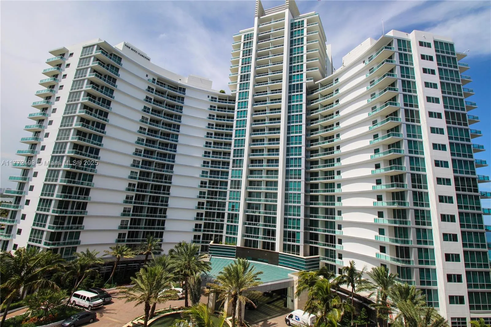 10275 Collins Ave, #833