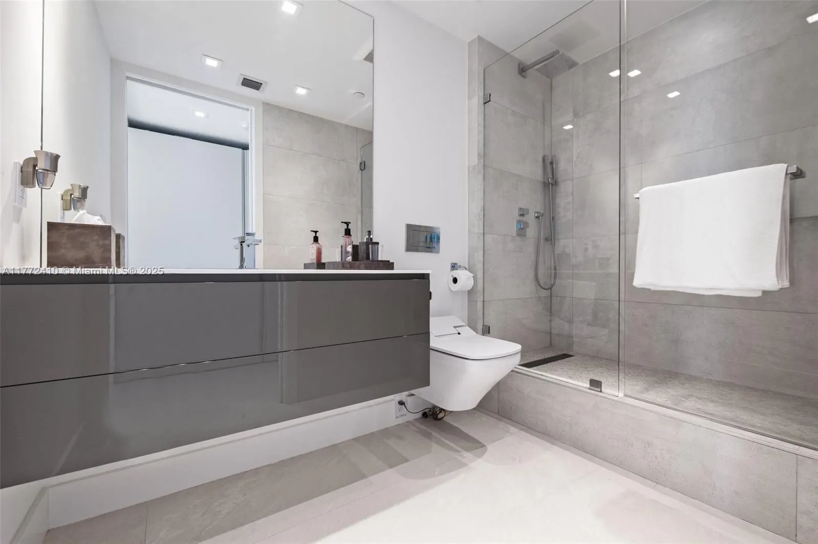 9601 Collins Ave, #1506