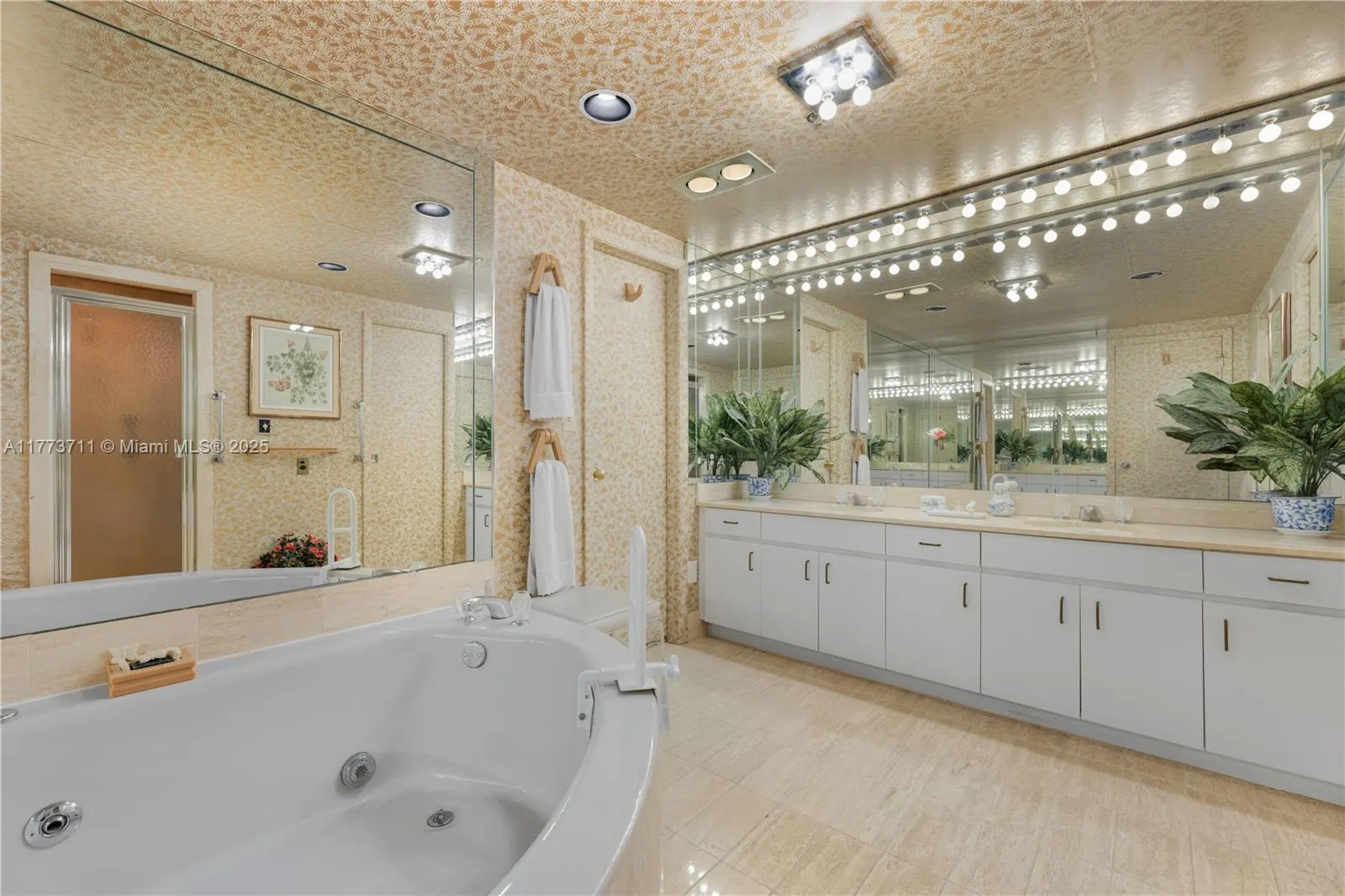 10175 Collins Ave, #Doubl1401/1402(4706 sqft)