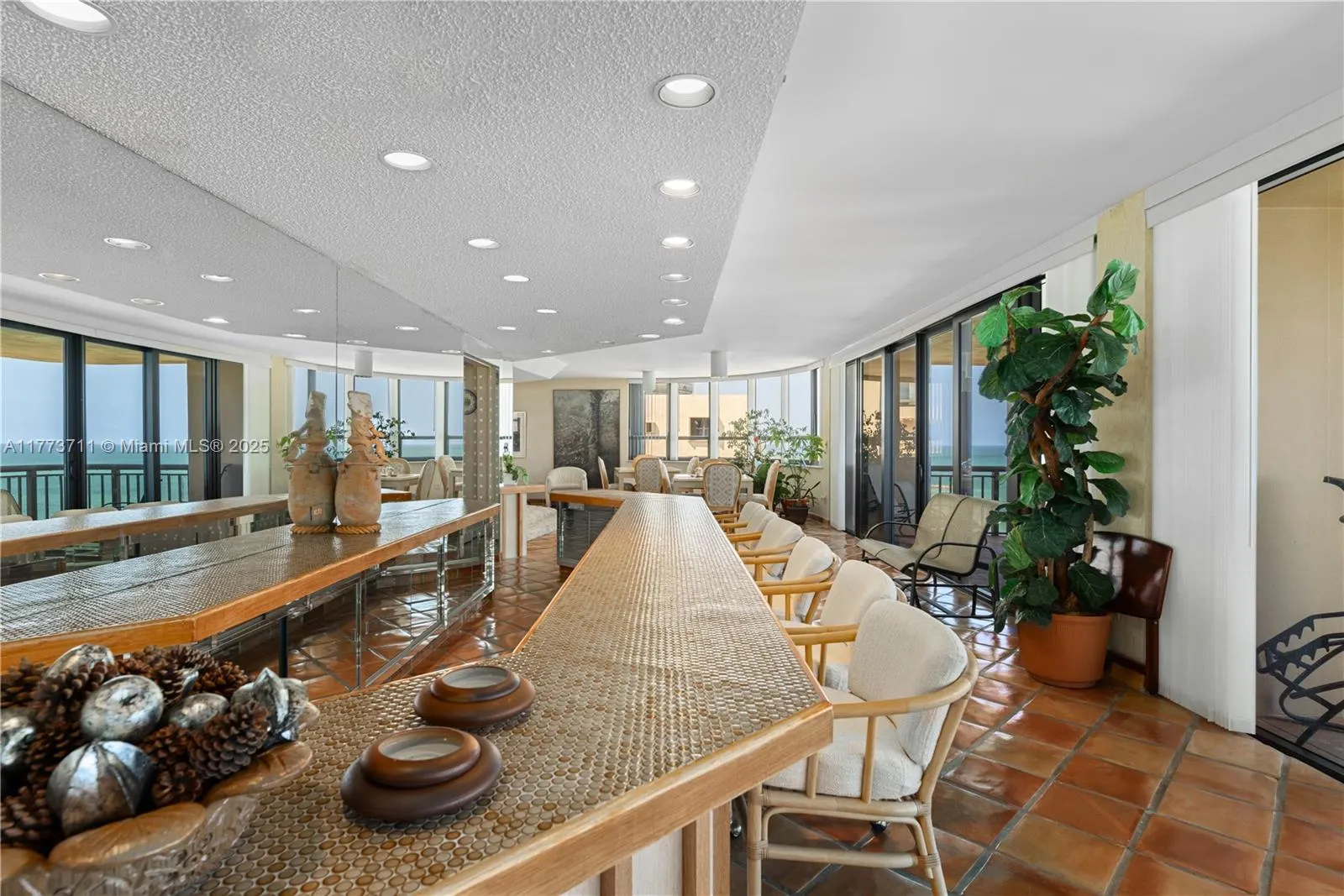 10175 Collins Ave, #Doubl1401/1402(4706 sqft)
