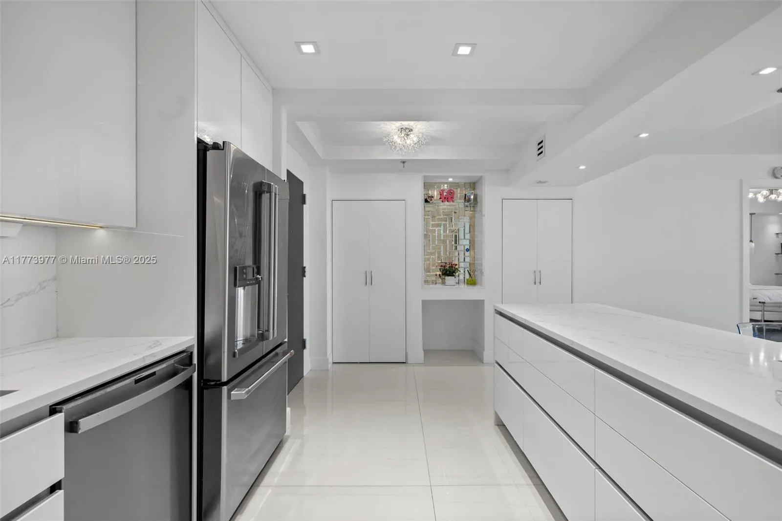 9455 Collins Ave, #703