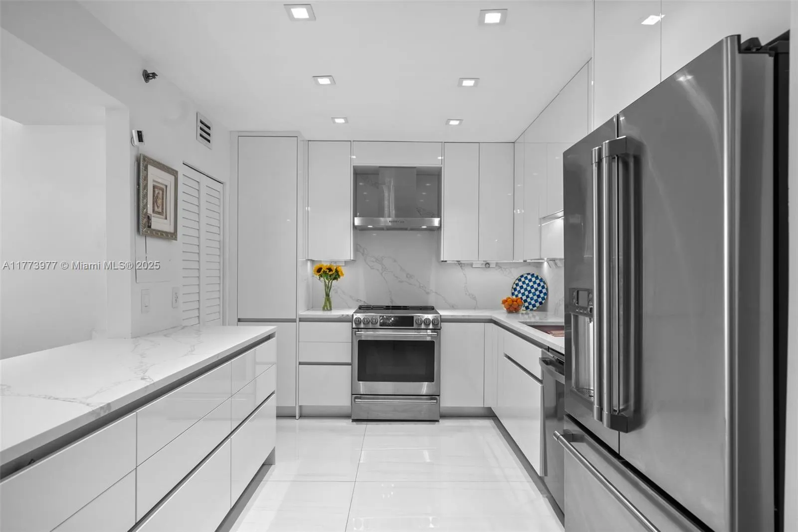 9455 Collins Ave, #703