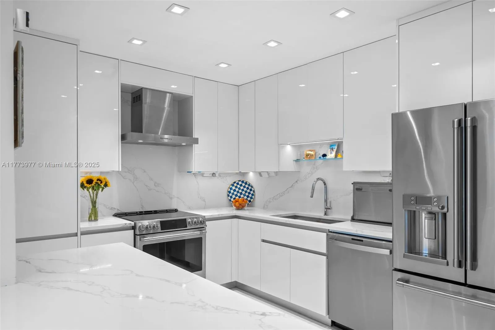 9455 Collins Ave, #703