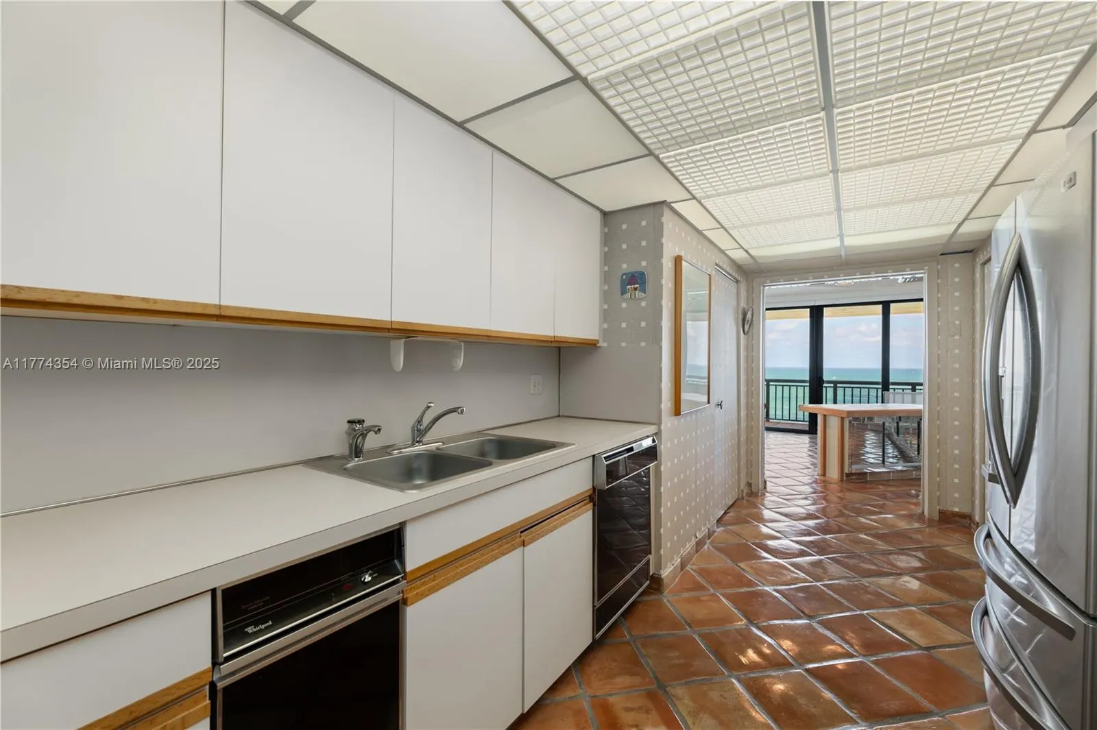 10175 Collins Ave, #1401
