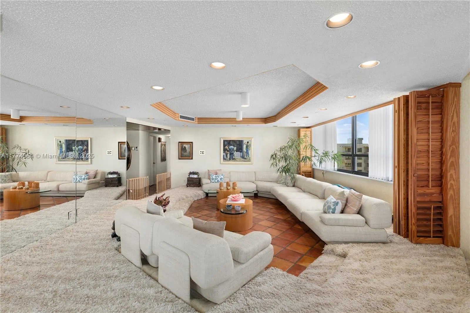 10175 Collins Ave, #1401