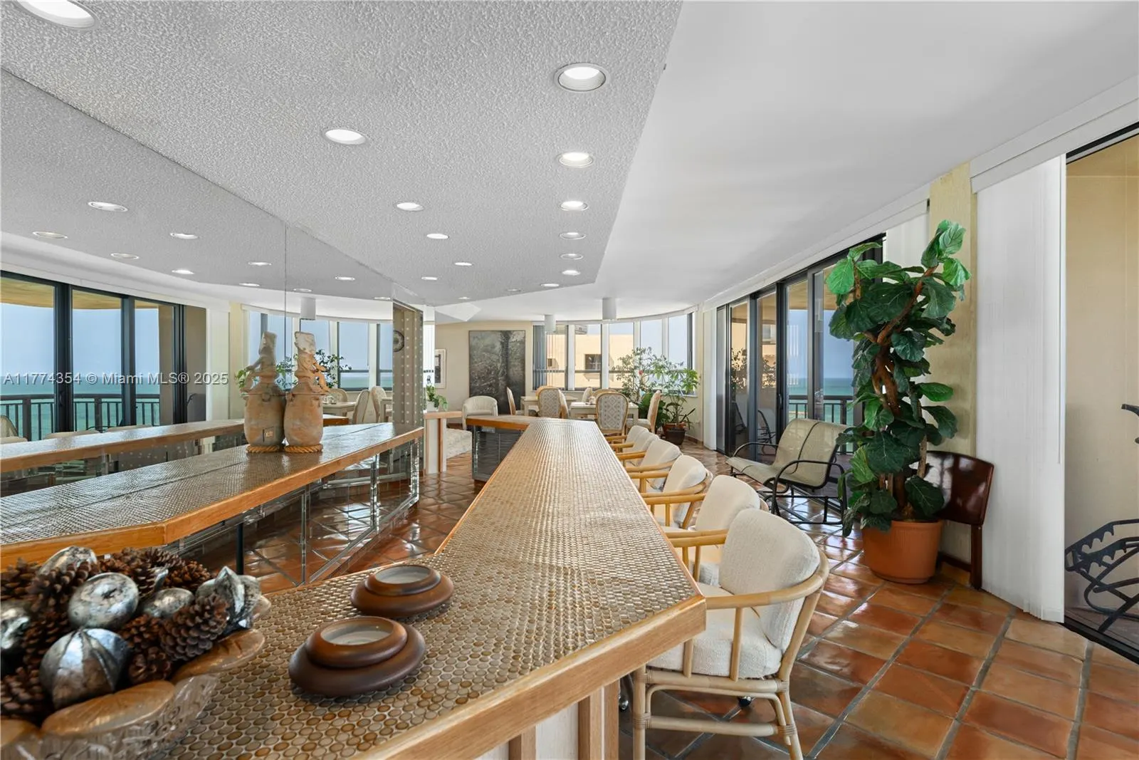 10175 Collins Ave, #1401