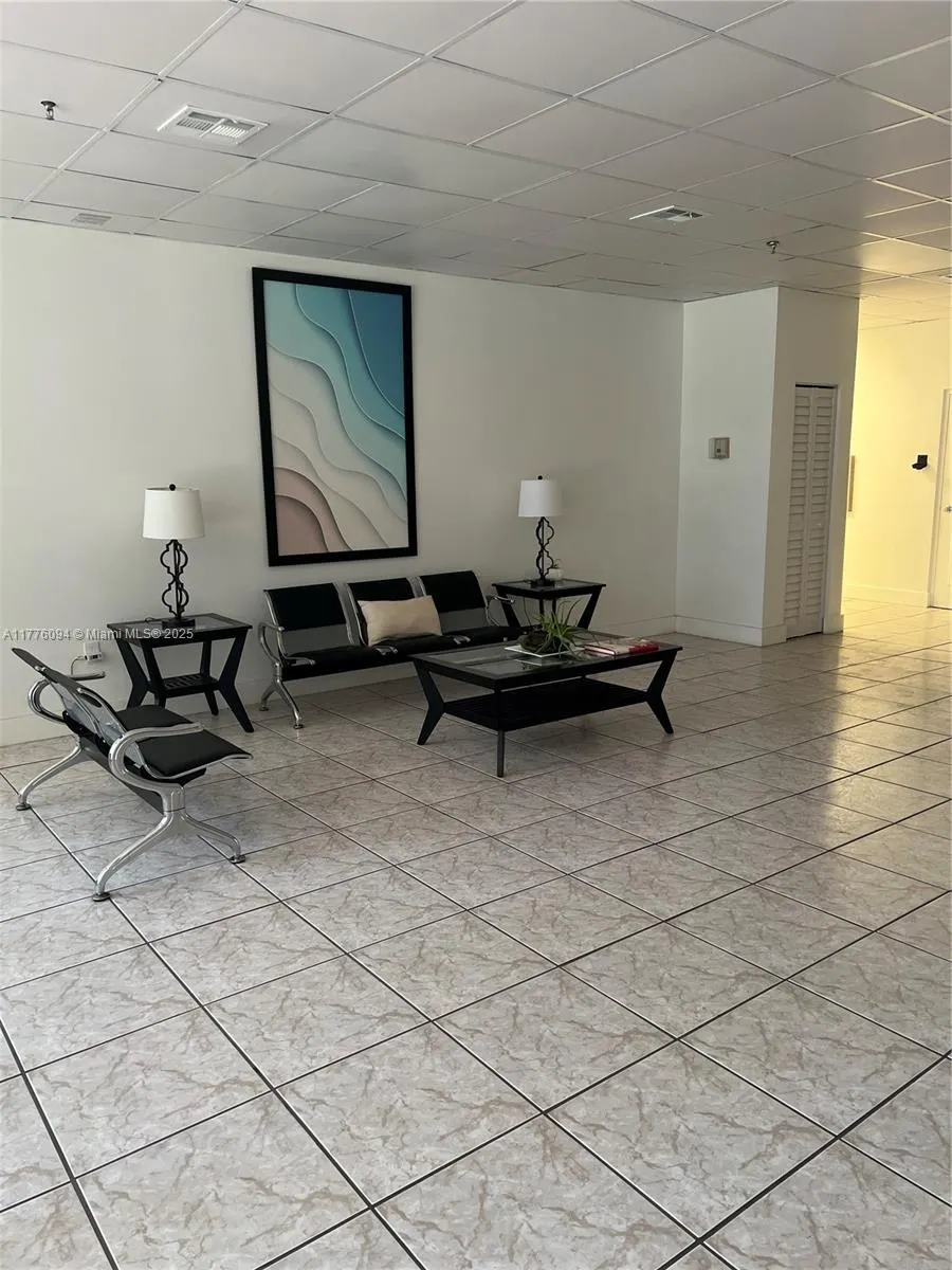 9124 Collins Ave, #304
