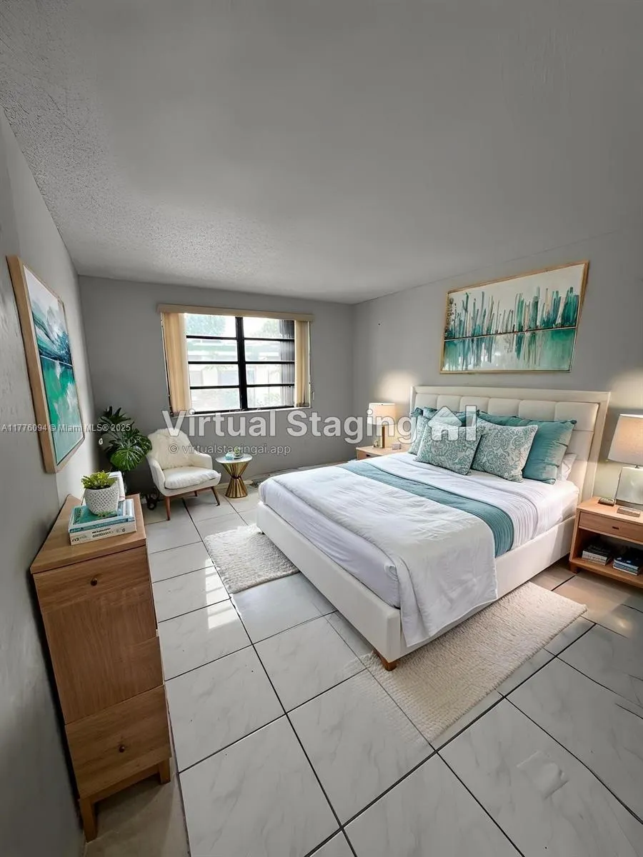 9124 Collins Ave, #304